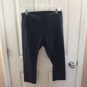 Women’s Lululemon Black High Rise Cropped Leggings